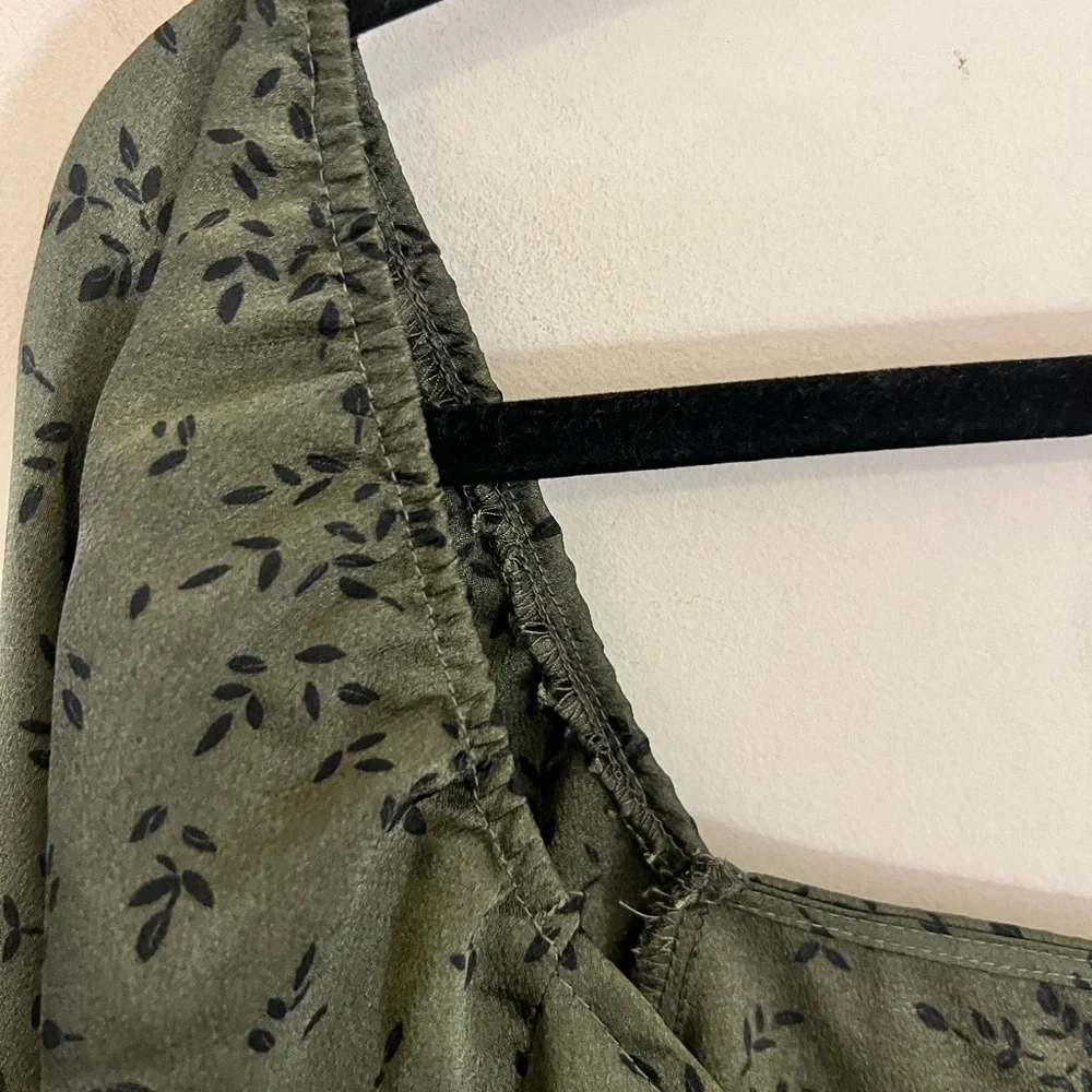 NWOT Lush woman’s plus size green with black detail on or off shoulder front bow - Picture 7 of 8